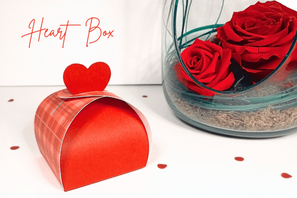 Your Handcrafted Touch: The Curvy Heart Box for Wedding Celebrations and Beyond